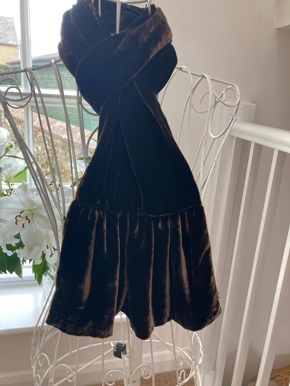 Chocolate Frill Scarf