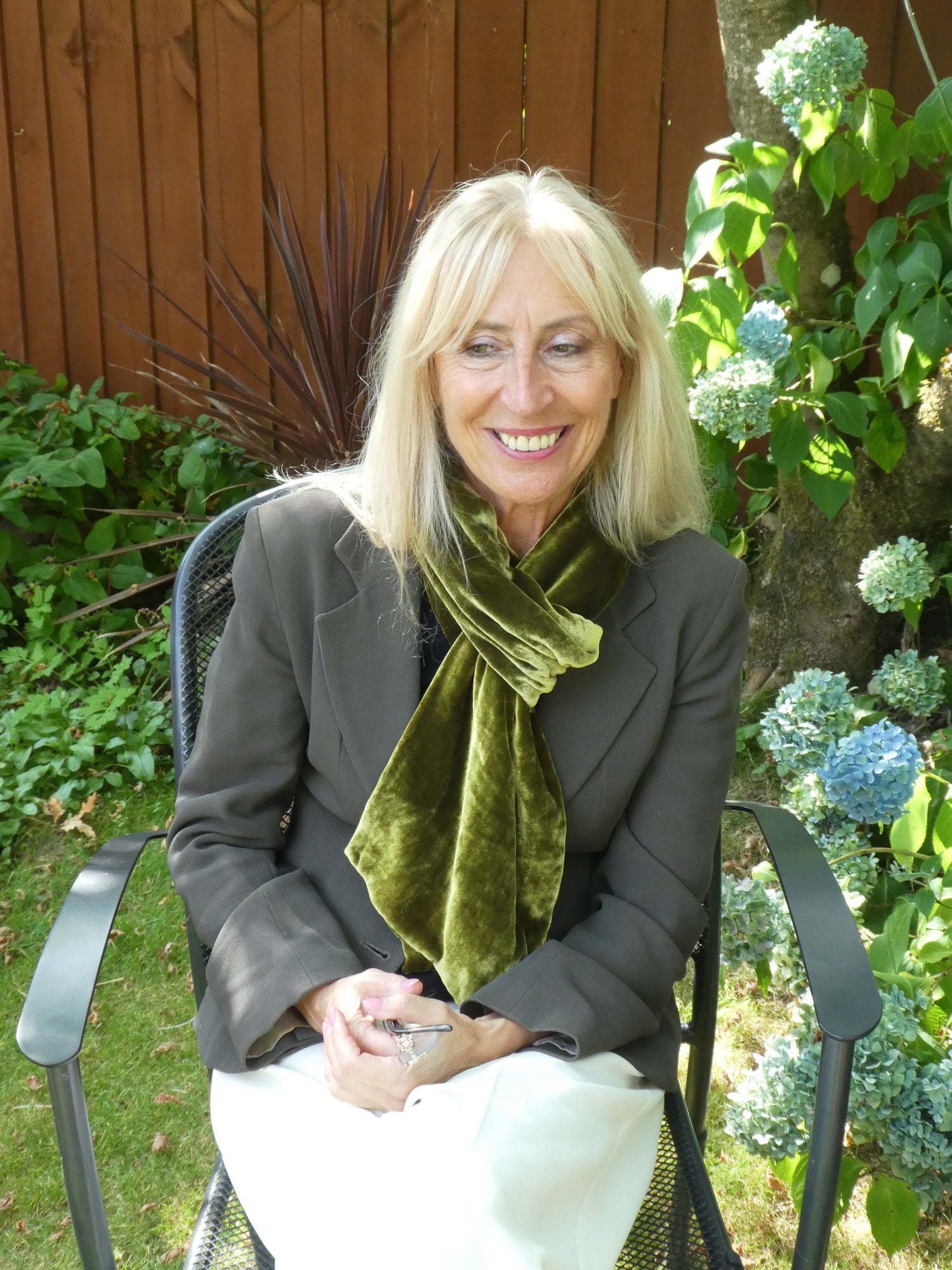 Classic Silk Velvet Scarf Kiwi Black
